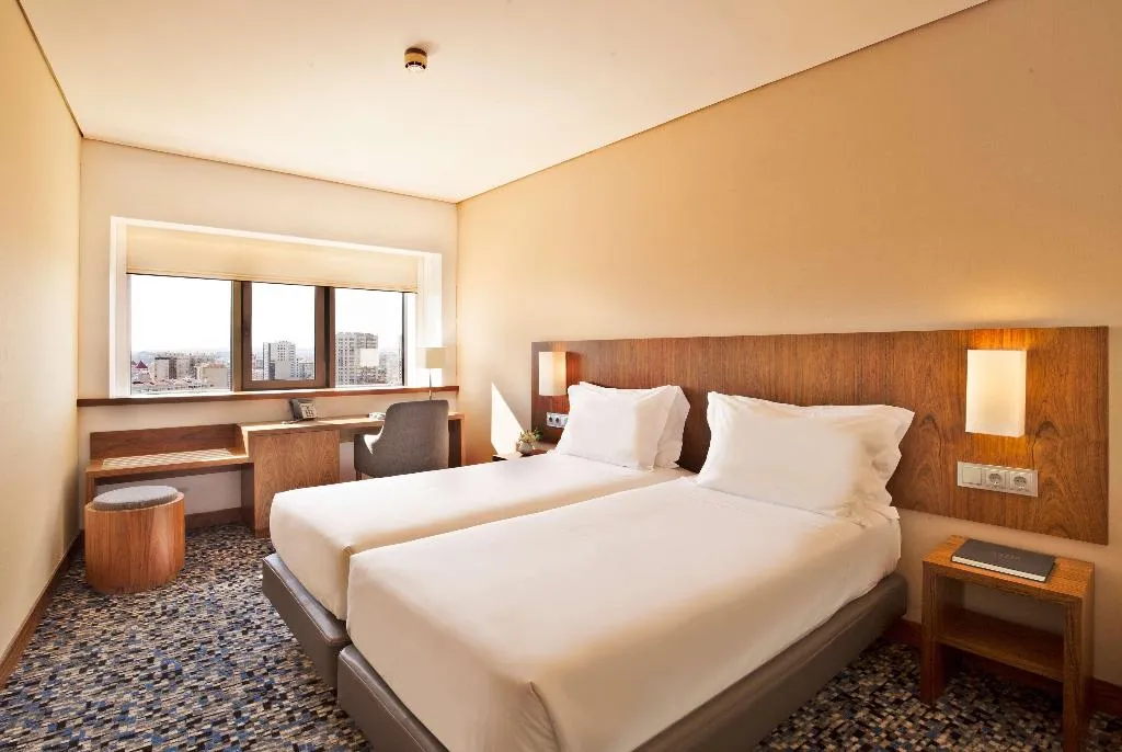 TWIN CITY VIEW Room, Ramada by Wyndham Lisbon, Lisbon