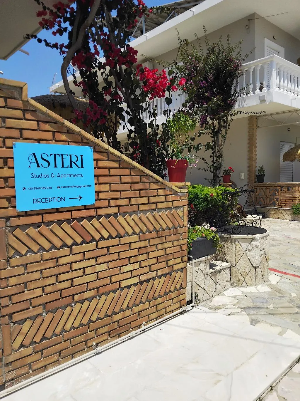 Lobby, Asteri Studios, Zante