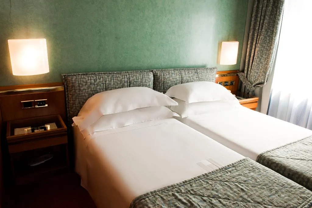 TWIN STANDARD Room, Hotel Michelangelo Milan, Milan