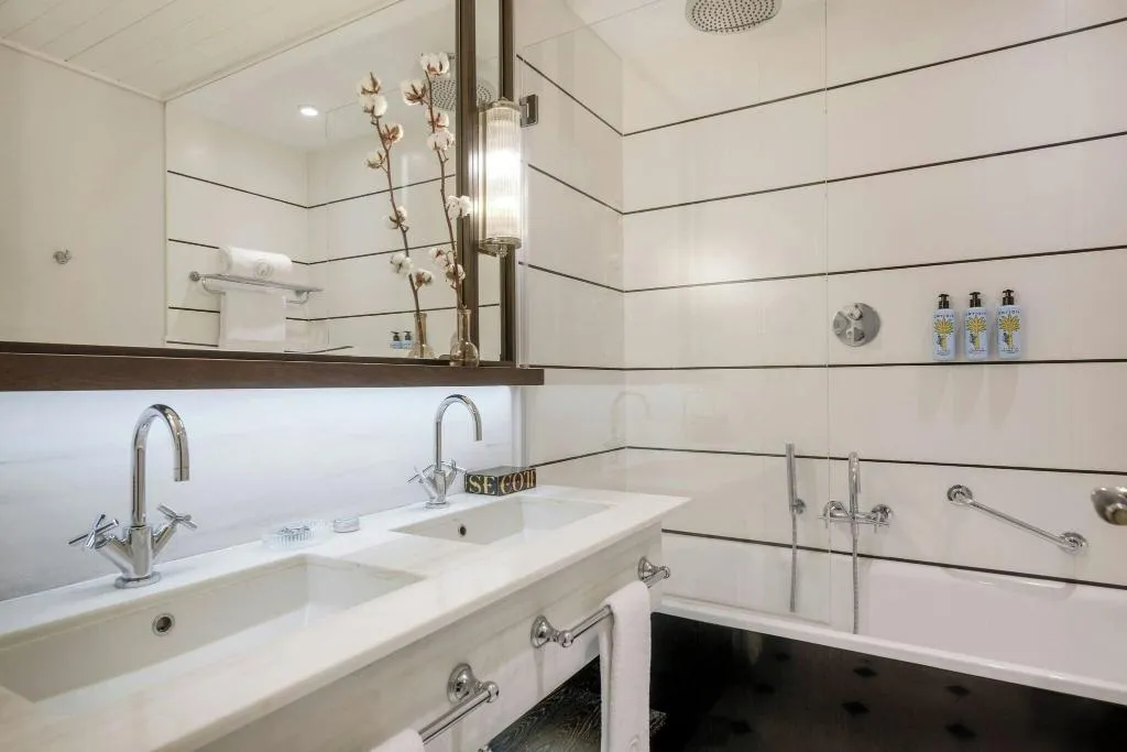 TWIN STANDARD Room, Cotton House, Autograph Collection, Barcelona