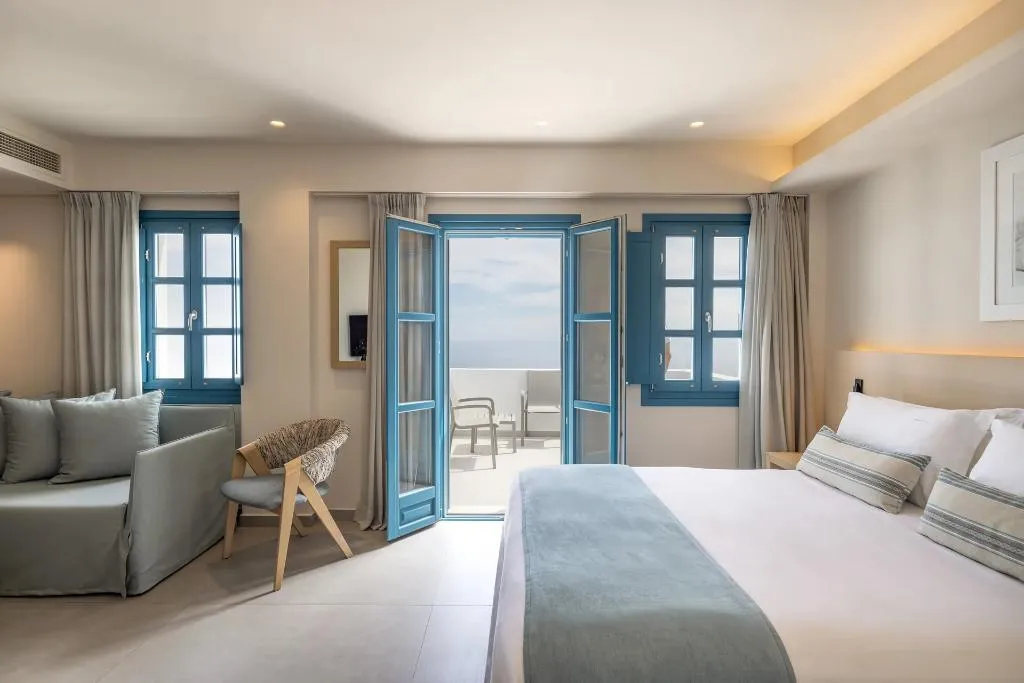 SUITE WITH JACUZZI Room, Aeifos Boutique Hotel, Santorini