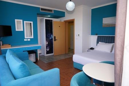 Monaco Hotel, Kavaje