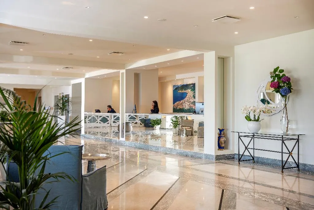 Lobby, Grand Hotel Vesuvio, Naples