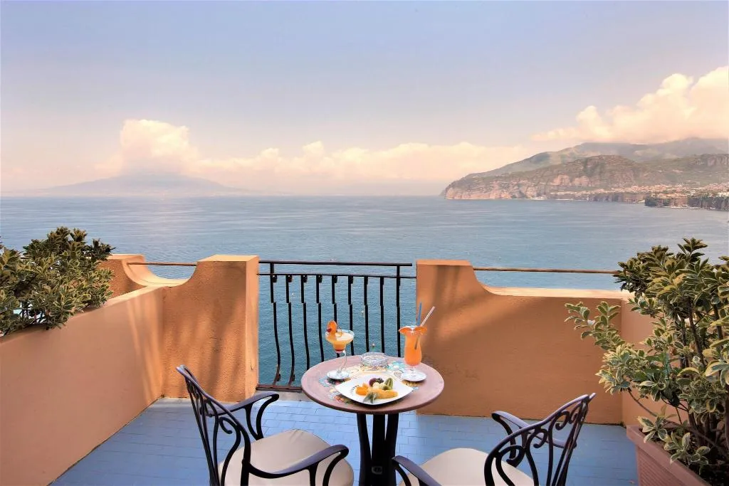 Double or Twin DELUXE SEA VIEW Room, Belair, Naples
