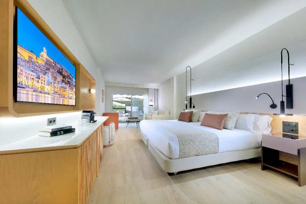 JUNIOR SUITE WITH TERRACE Room, Grand Palladium Select Palace Ibiza, Ibiza