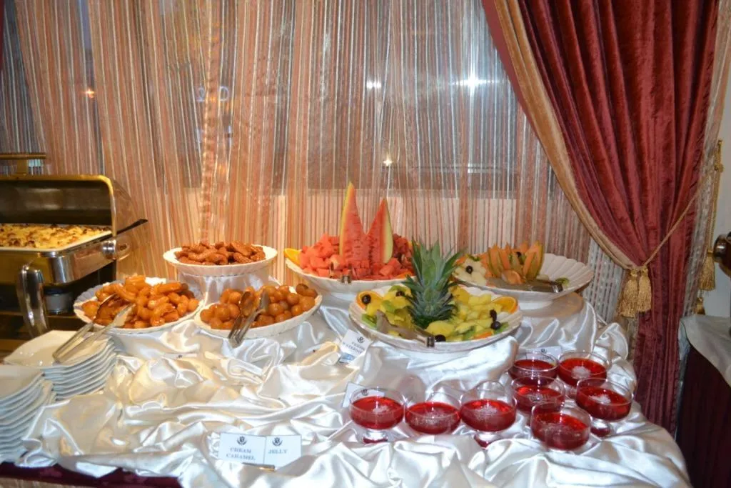 Restaurant, Sunday Sharjah Aparthotel Formerly Royal Tulip, Dubai