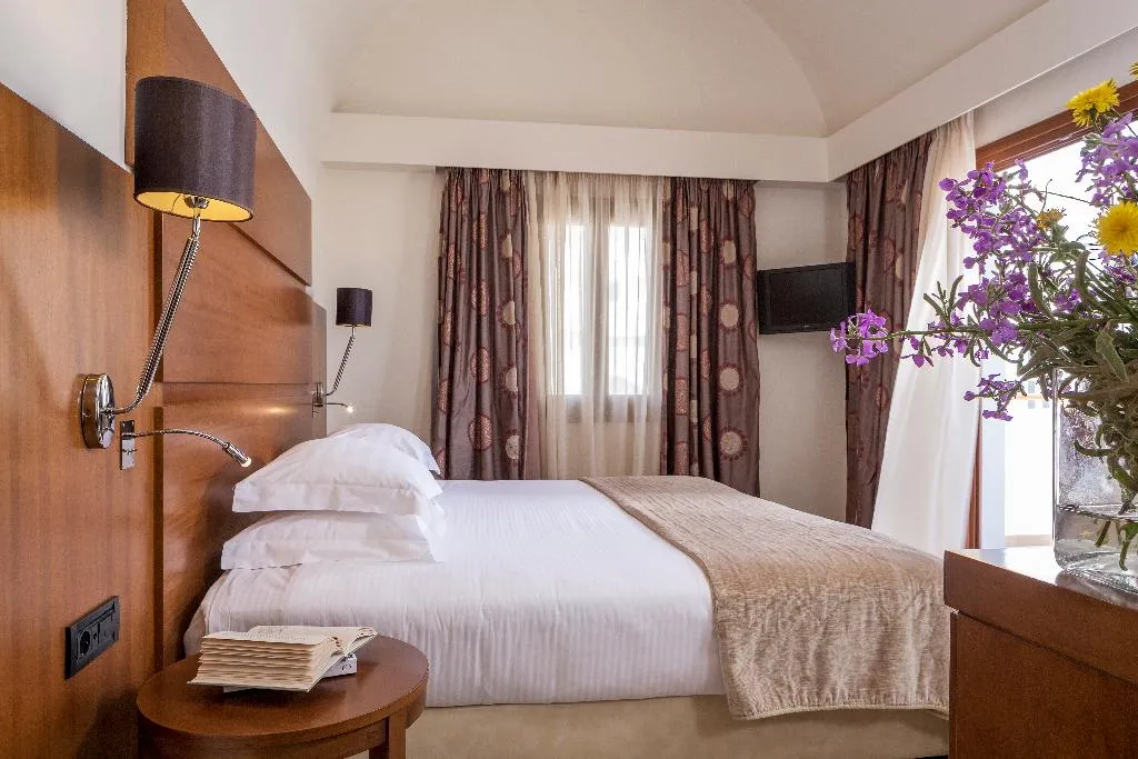 Room, Theoxenia Boutique Hotel, Santorini