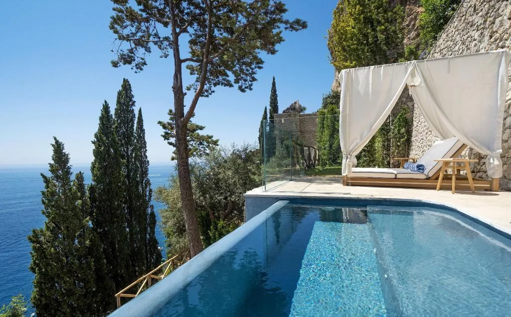 Sports and Entertainment, Borgo Santandrea, Naples