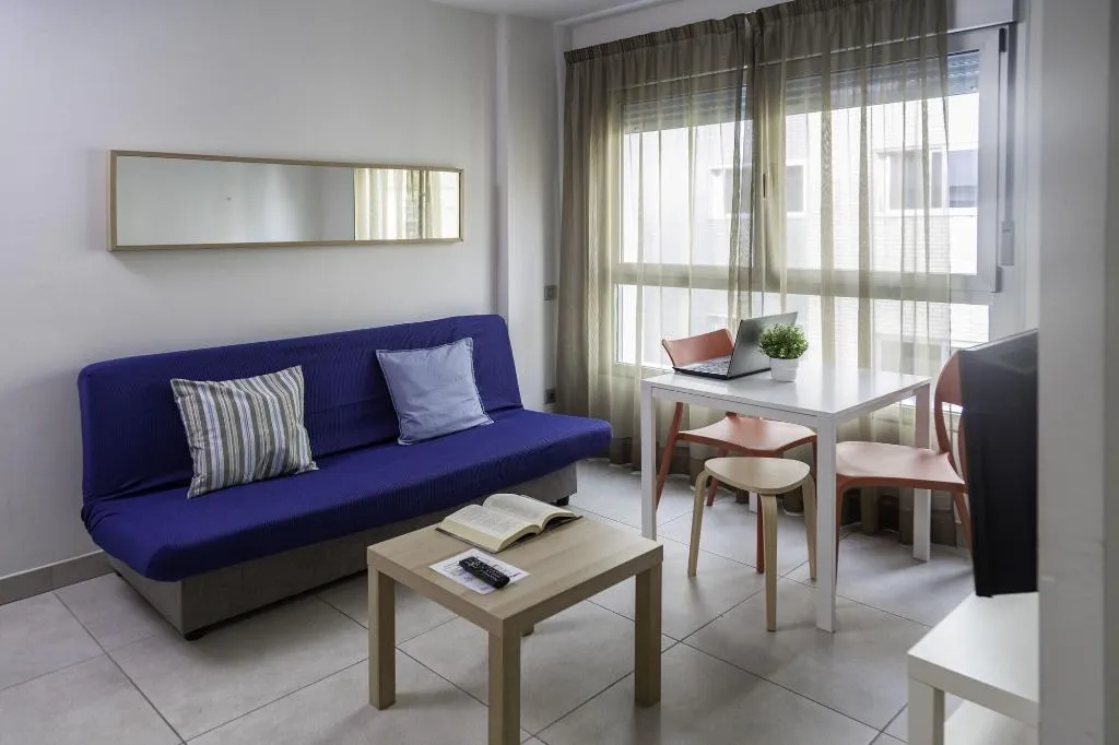 Room, Tusity Yeah, Gran Canaria