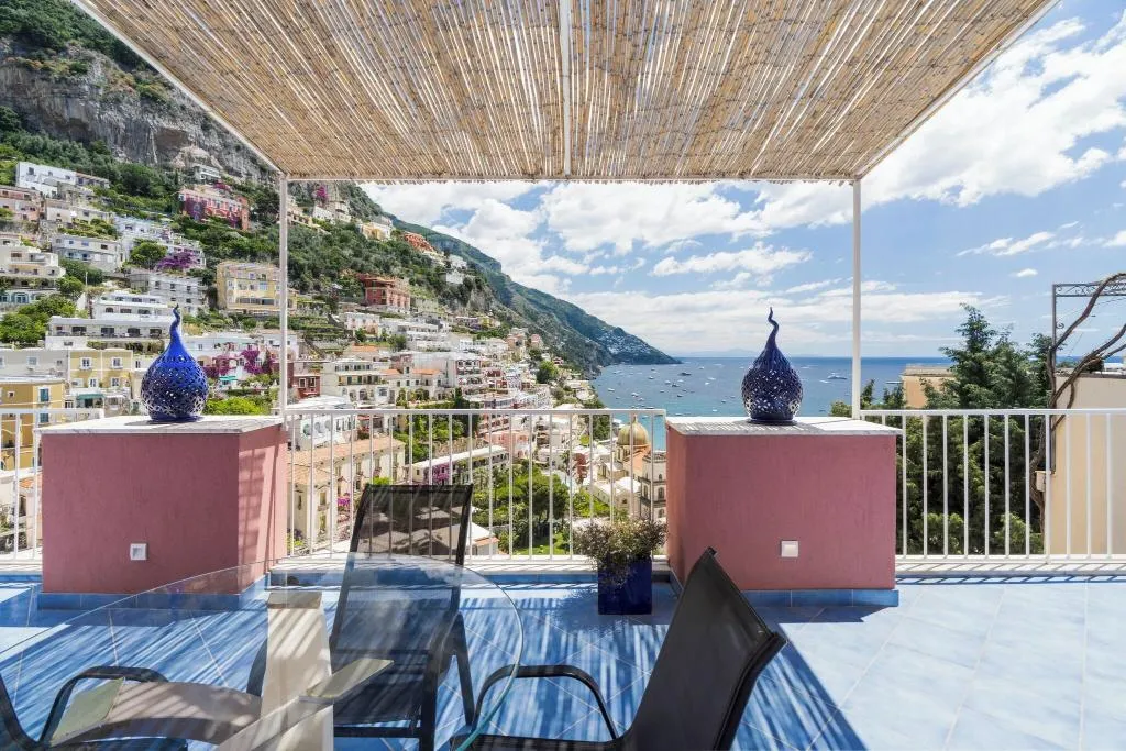 DOUBLE TWO QUEEN BEDS Room, Villa Magia, Naples
