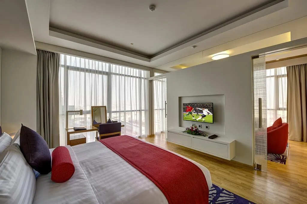 JUNIOR SUITE STANDARD Room, Royal Continental Hotel, Dubai