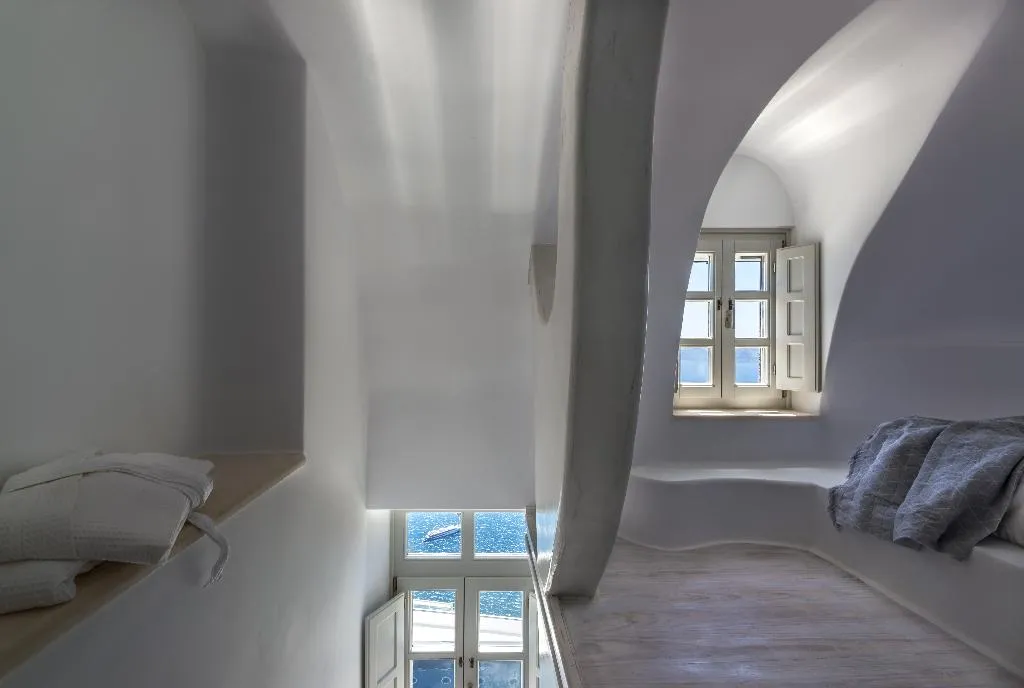 JUNIOR SUITE WITH JACUZZI Room, Nefeles Luxury Suites, Santorini
