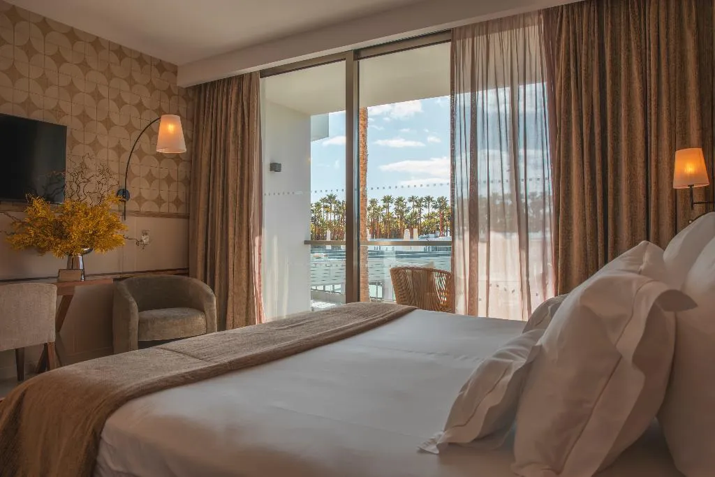 Double or Twin POOL VIEW Room, Wine & Books by the sea - Algarve Resort, Algarve