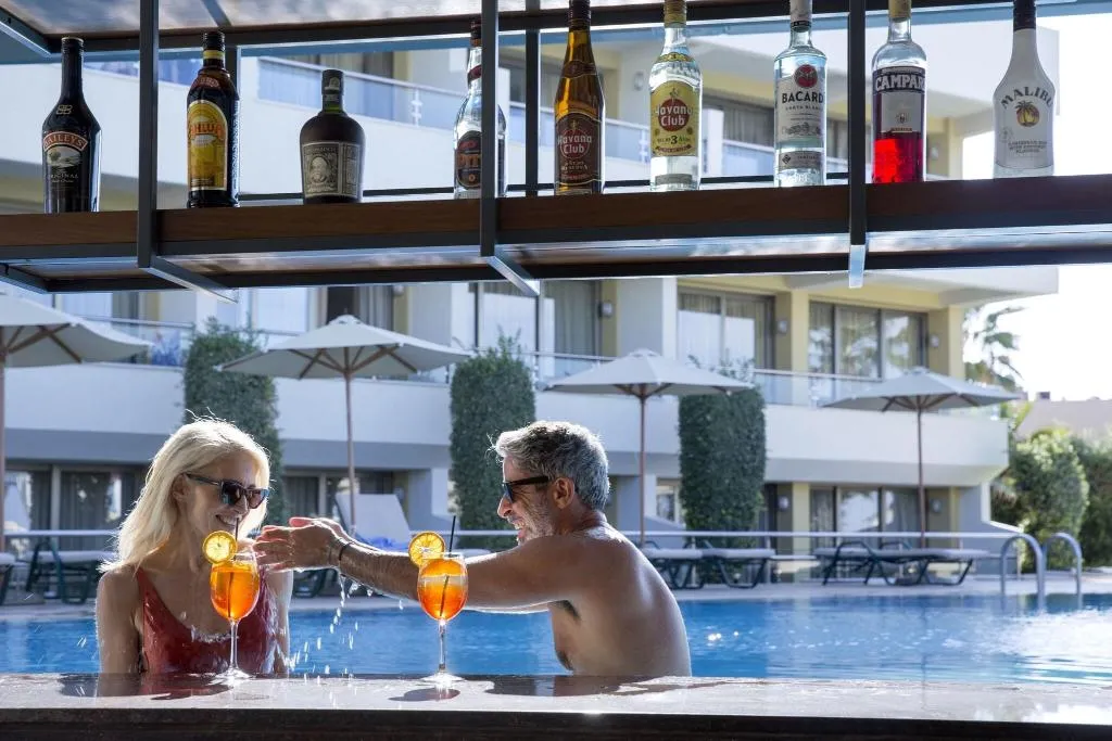 Bar, Thalassa Beach Resort, Crete