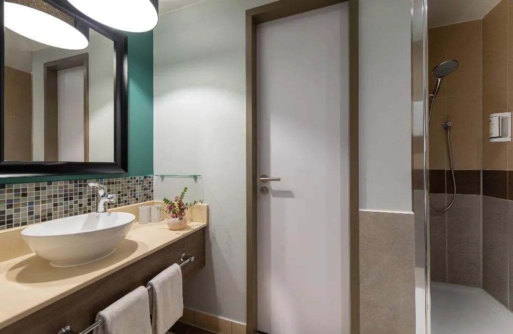 Room, Leonardo Royal Hotel Berlin Alexanderplatz, Berlin