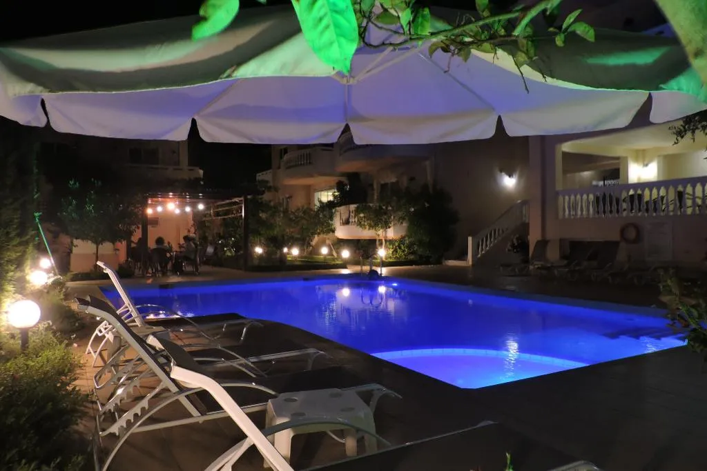 Pool, Golden Rose, Crete