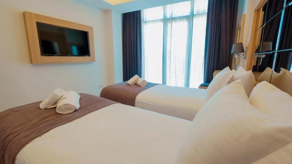 Room, Alesta Midtown, Dalaman