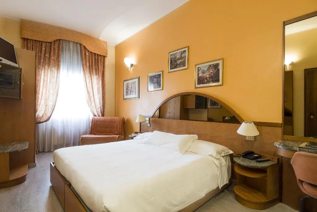 DOUBLE STANDARD Room, Carrobbio, Milan