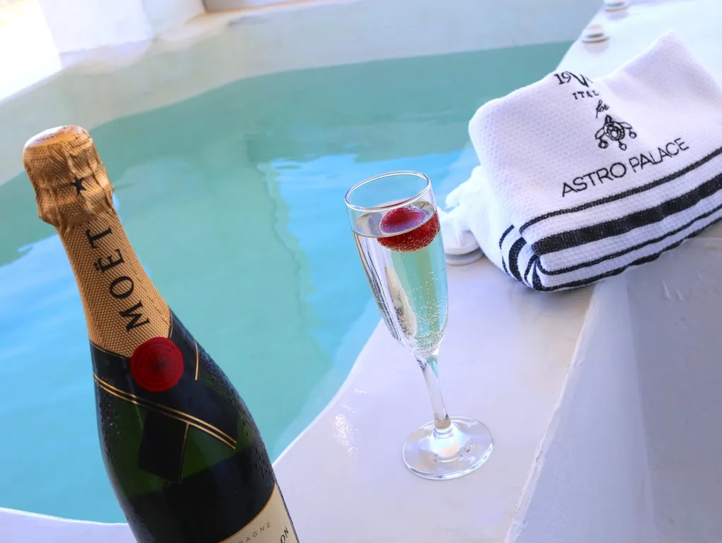 SUITE WITH JACUZZI Room, Astro Palace, Santorini