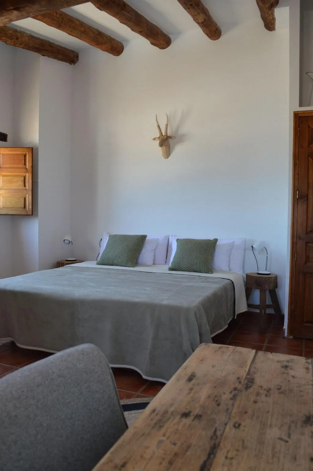 Room, Benali, Valencia