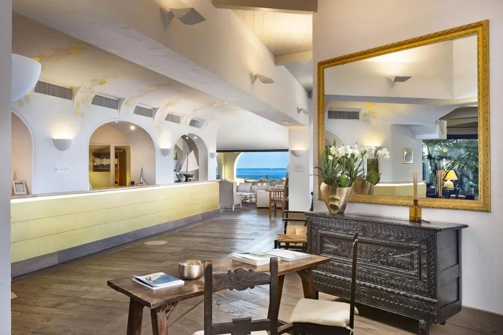 Lobby, Abi d'Oru, Olbia
