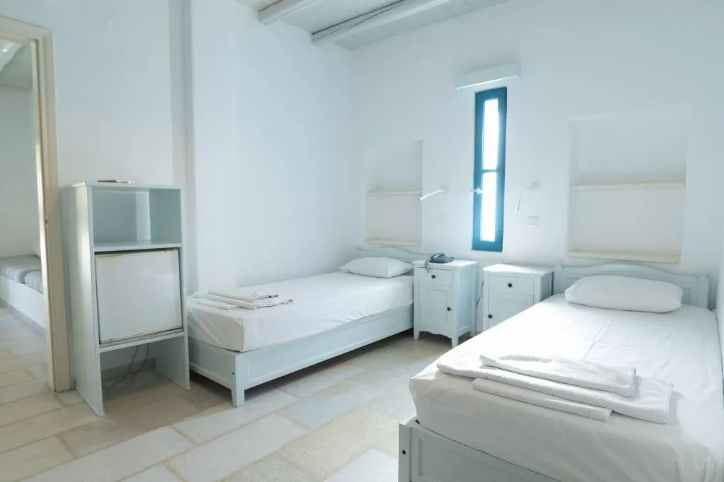TRIPLE STANDARD Room, Far Out Village, Santorini