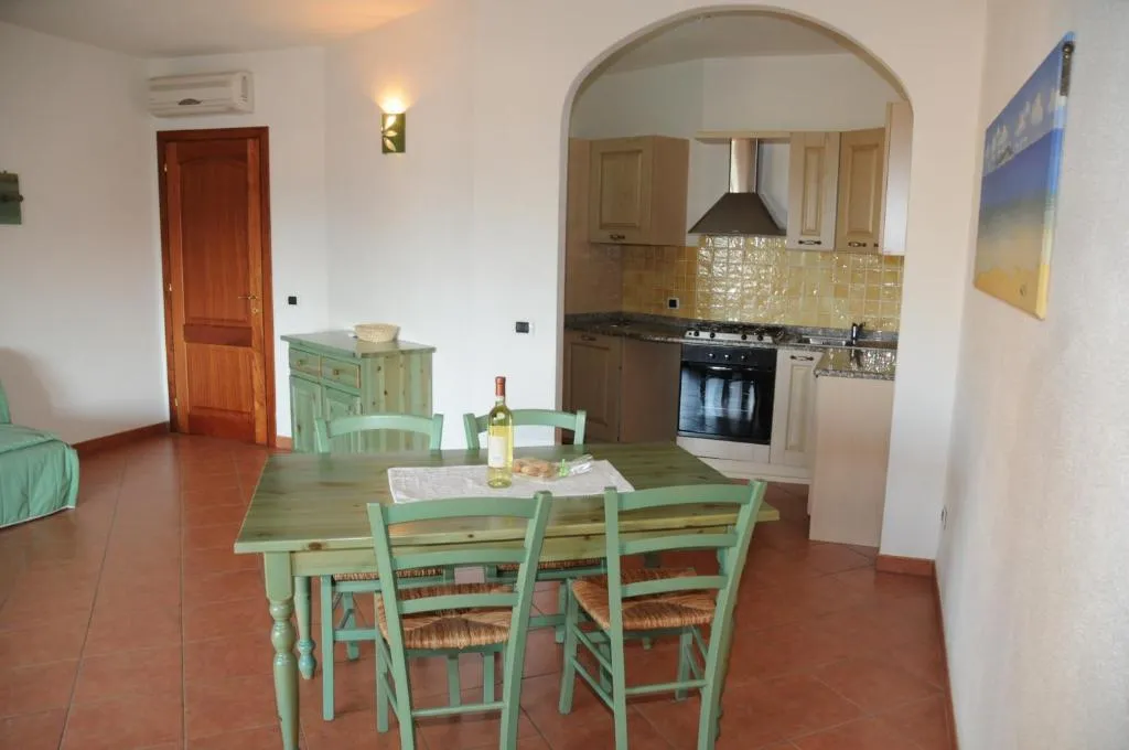 APARTMENT CAPACITY 4 Room, Marinella Residence, Olbia