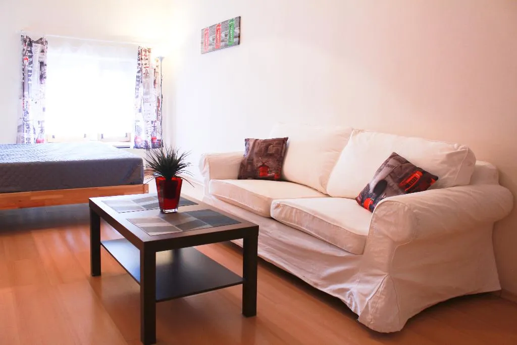 APARTMENT CAPACITY 8 THREE BEDROOMS Room, Old Town Apartments Slawkowska, Krakow