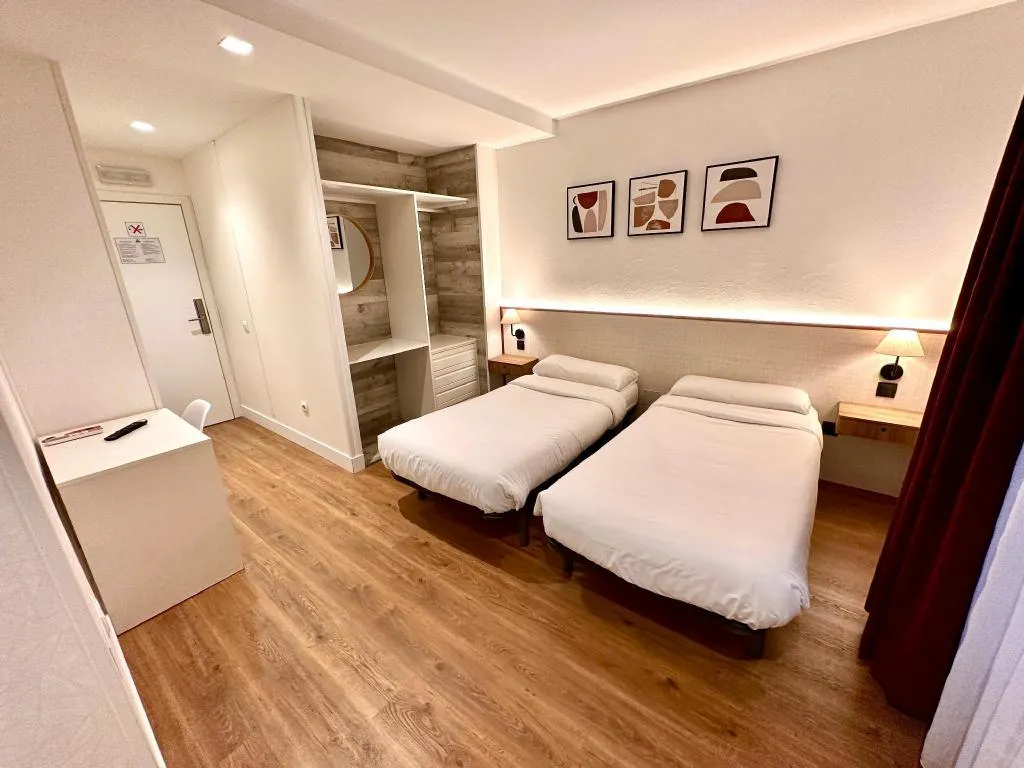 Room, Far Home Hostel, Madrid