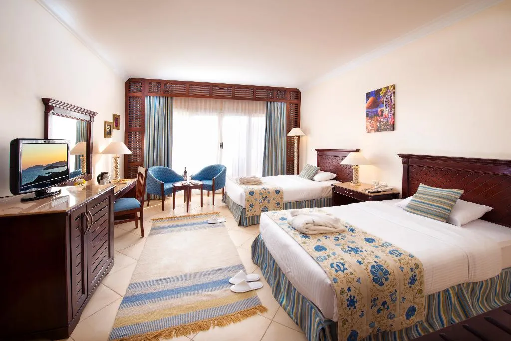 DOUBLE SUPERIOR POOL VIEW Room, Amwaj Oyoun Resort & Casino, Red Sea Riviera