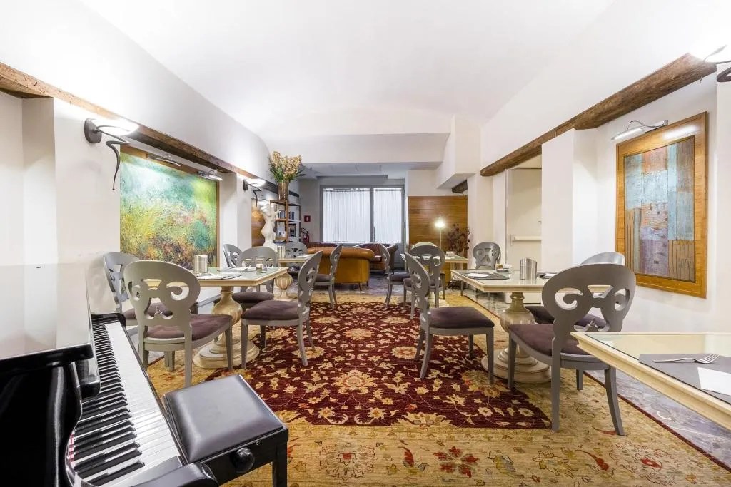 Lobby, Art Atelier, Florence