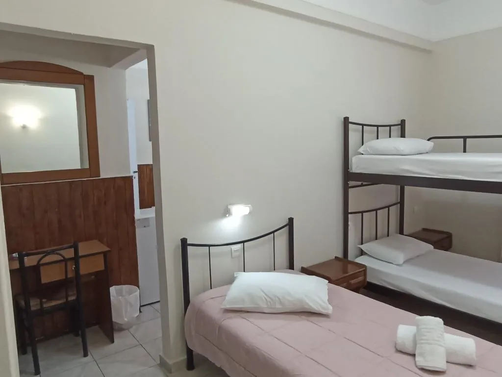 QUADRUPLE STANDARD Room, Elite Hotel, Athens