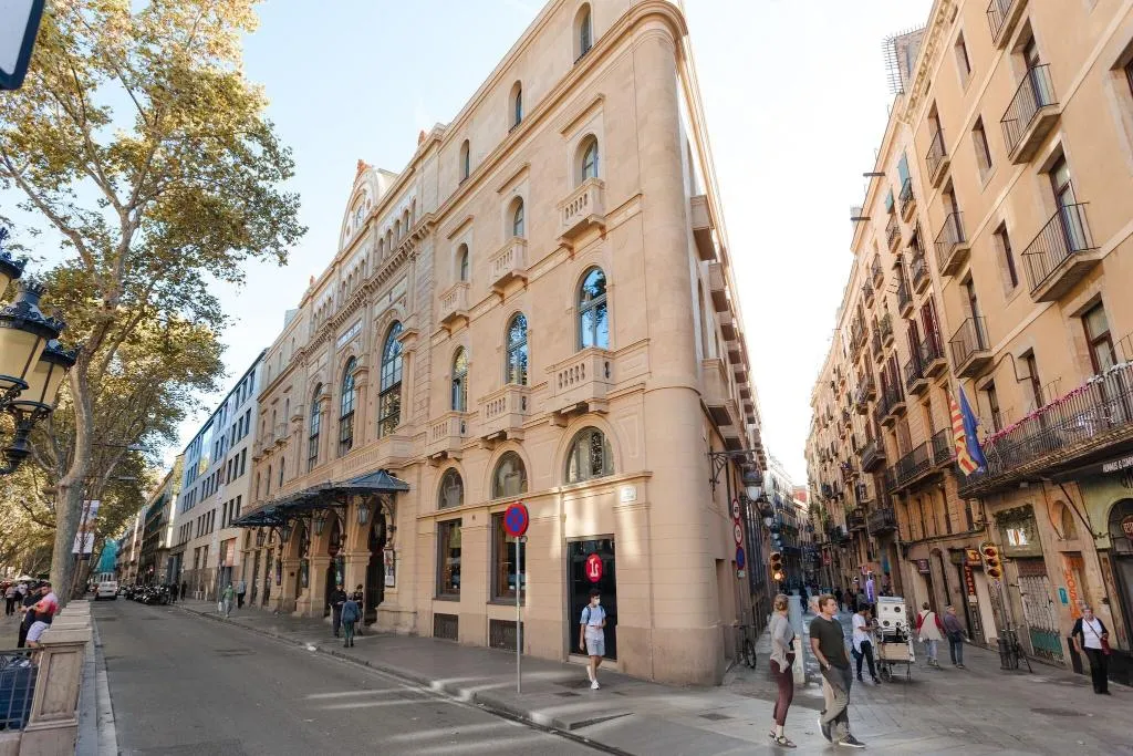 General view, Do: Placa Reial, Barcelona