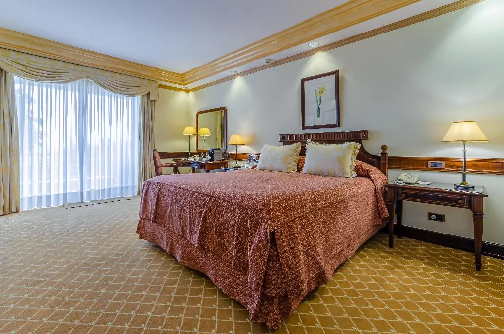 Double or Twin RIVER VIEW Room, Olissippo Lapa Palace, Lisbon