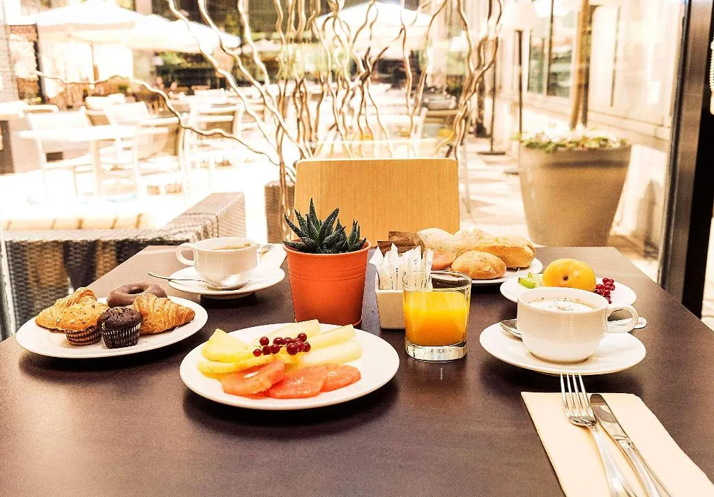 Restaurant, Melia Avenida America, Madrid