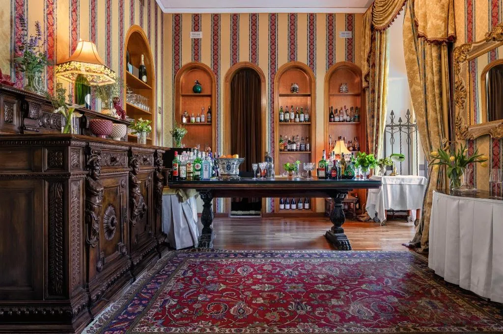 Bar, Excelsior Palace, Taormina