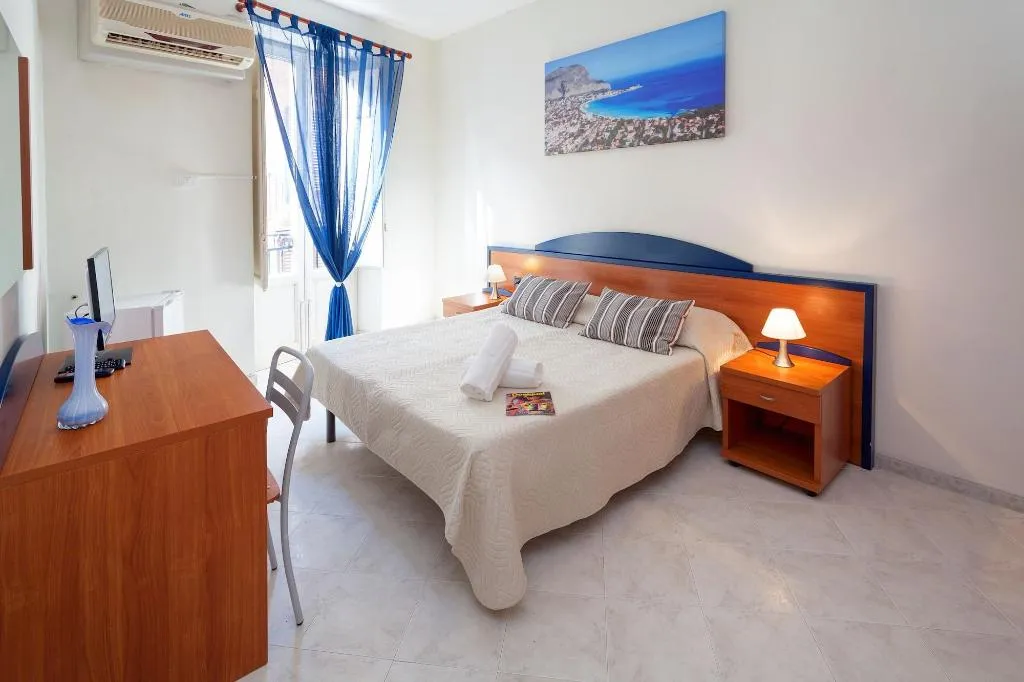 Room, Al Piazza Marina B&B, Palermo