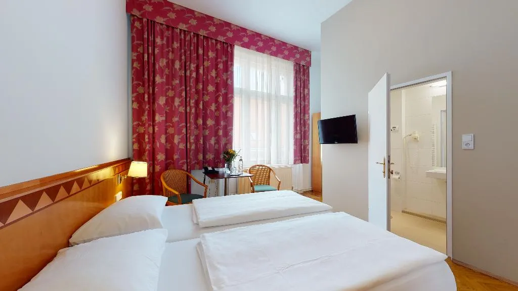 DOUBLE BASIC Room, Hotel Post, Vienna