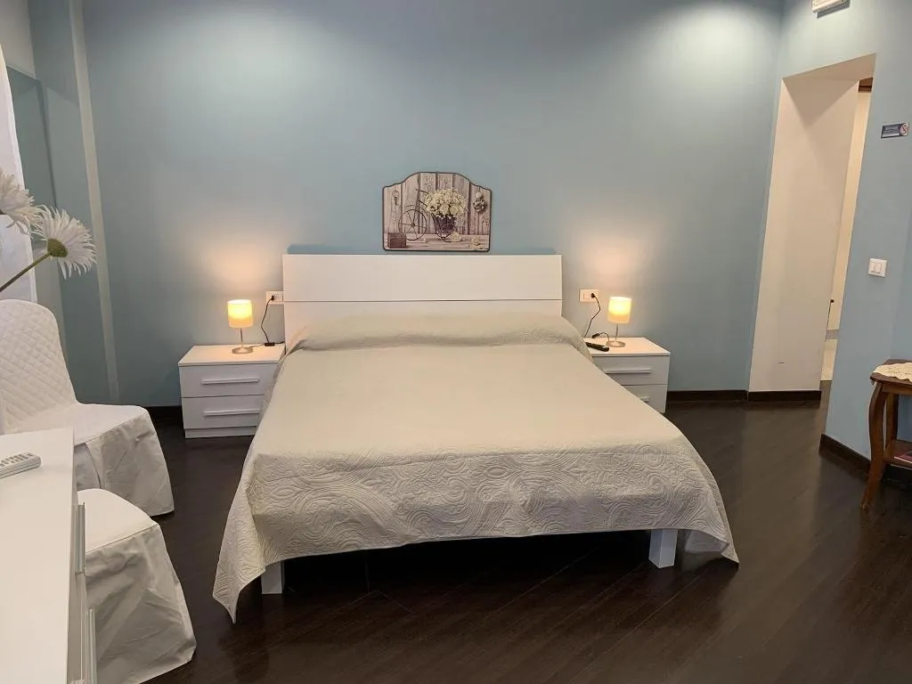 Room, Piazza Istria - Gh B&B, Rome