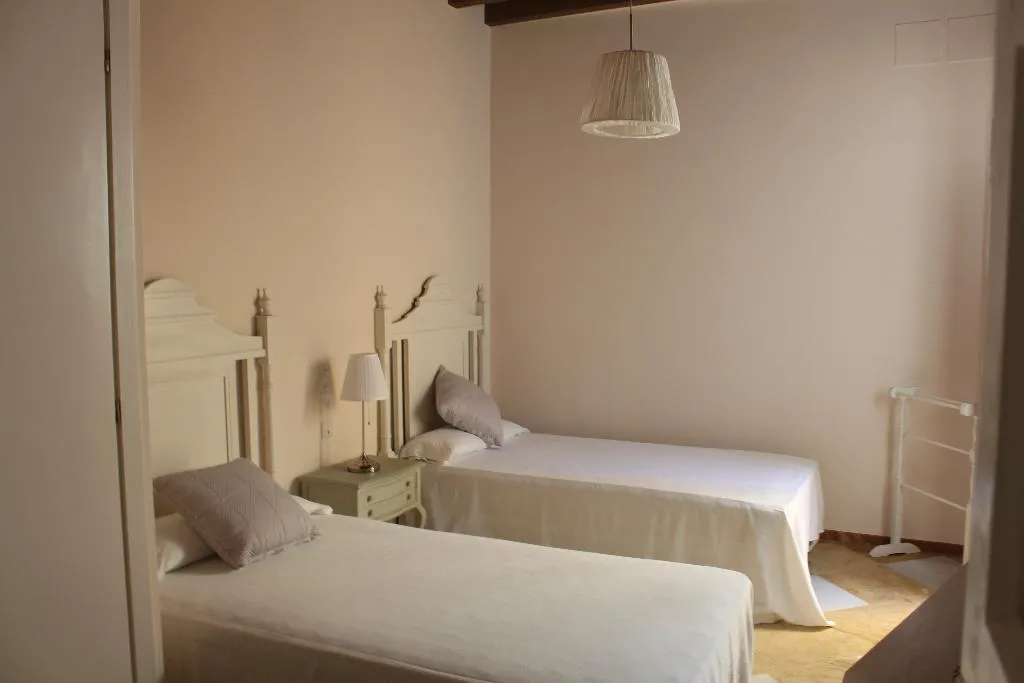 Room, Life Select San Bernardo, Seville