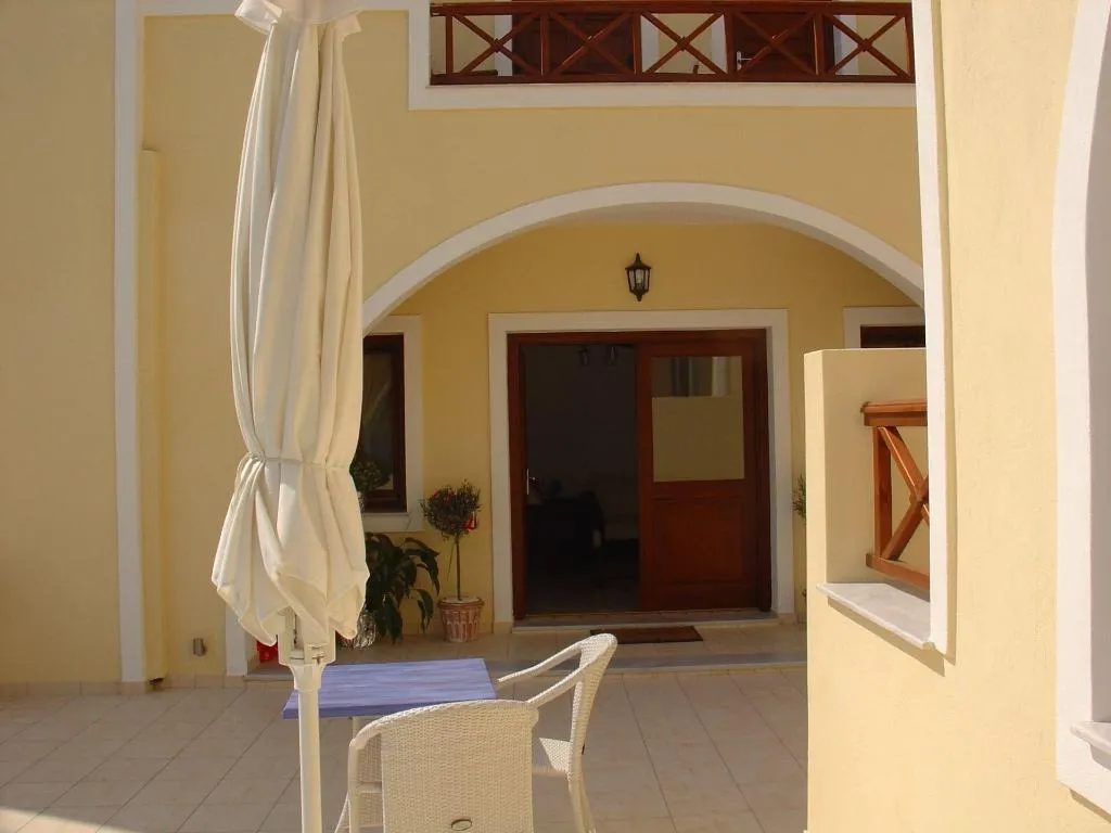 Terrace, Chez Sophie Rooms And Suites, Santorini