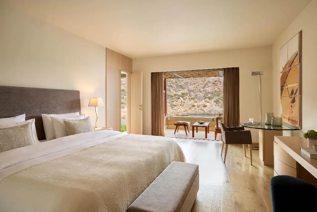 VILLA WITH PRIVATE POOL Room, Daios Cove, Crete