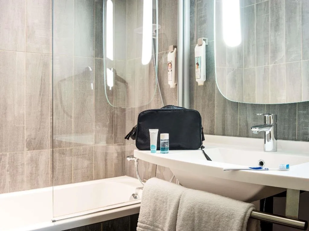 DOUBLE STANDARD Room, Ibis Lisboa Jose Malhoa, Lisbon