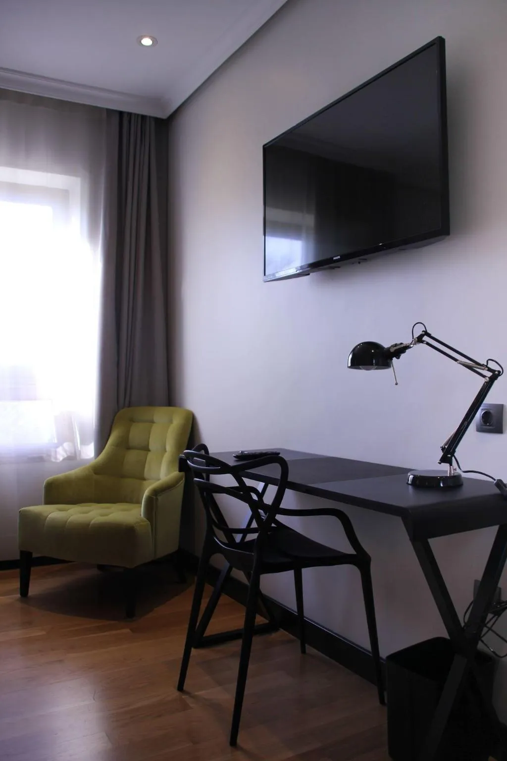 Room, Parque Real, Madrid