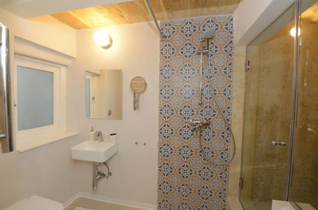 Room, Paulos Valletta, Malta