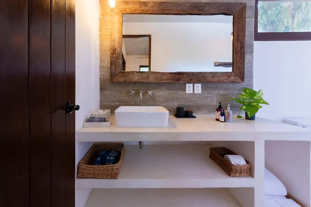 JUNIOR SUITE DELUXE WITH TERRACE Room, Lula Seaside Boutique Hotel, Cancun Area