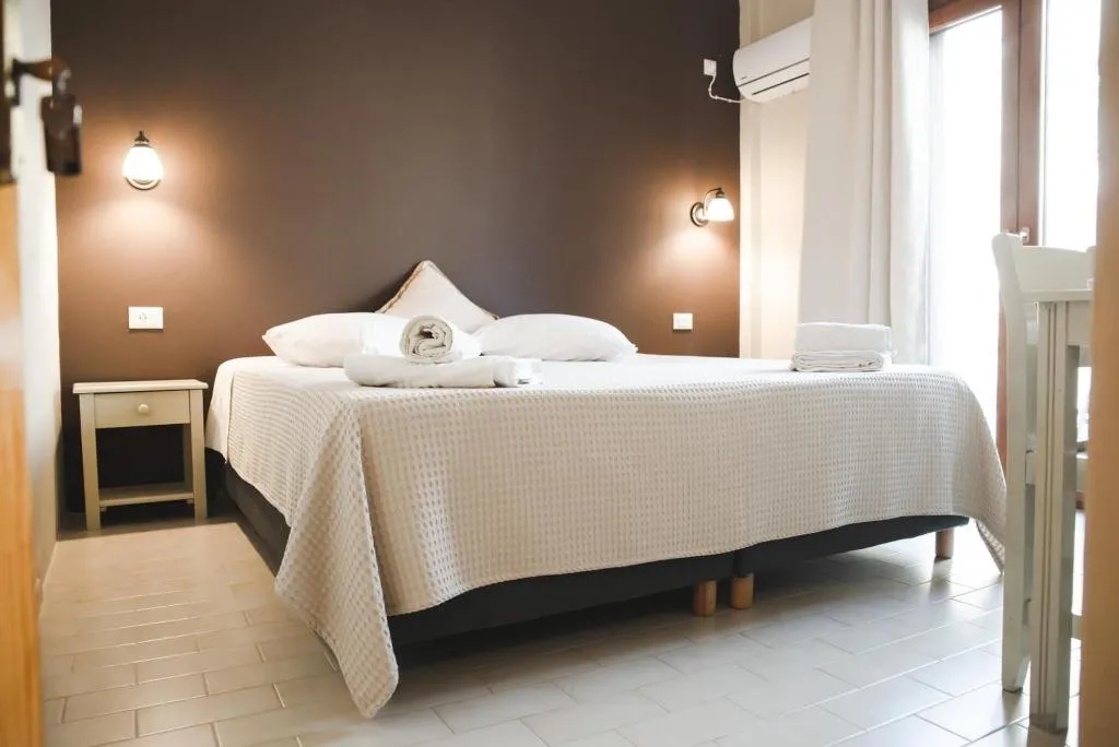 Room, Sisiotisa, Kefallinia