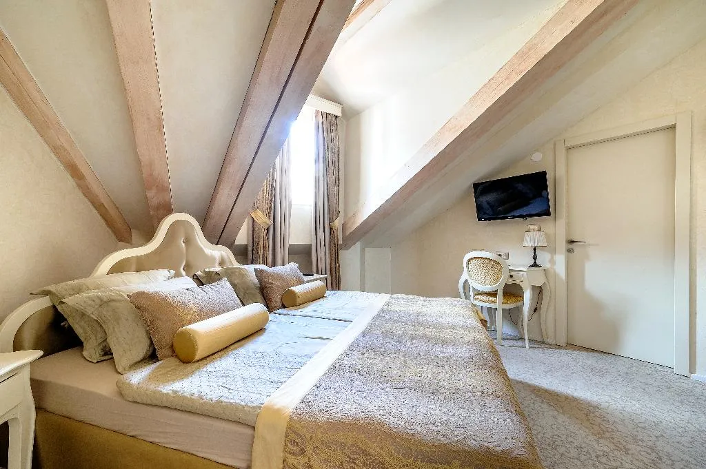 DOUBLE STANDARD Room, Heritage Hotel Life Palace, Split