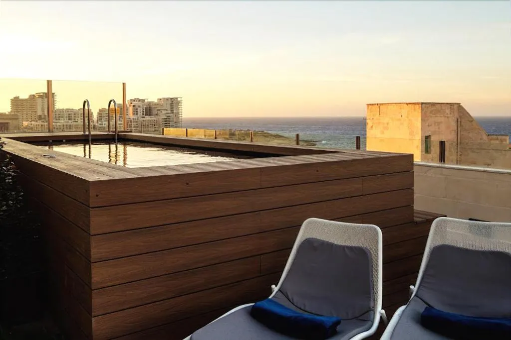 Terrace, Palais Le Brun, Malta