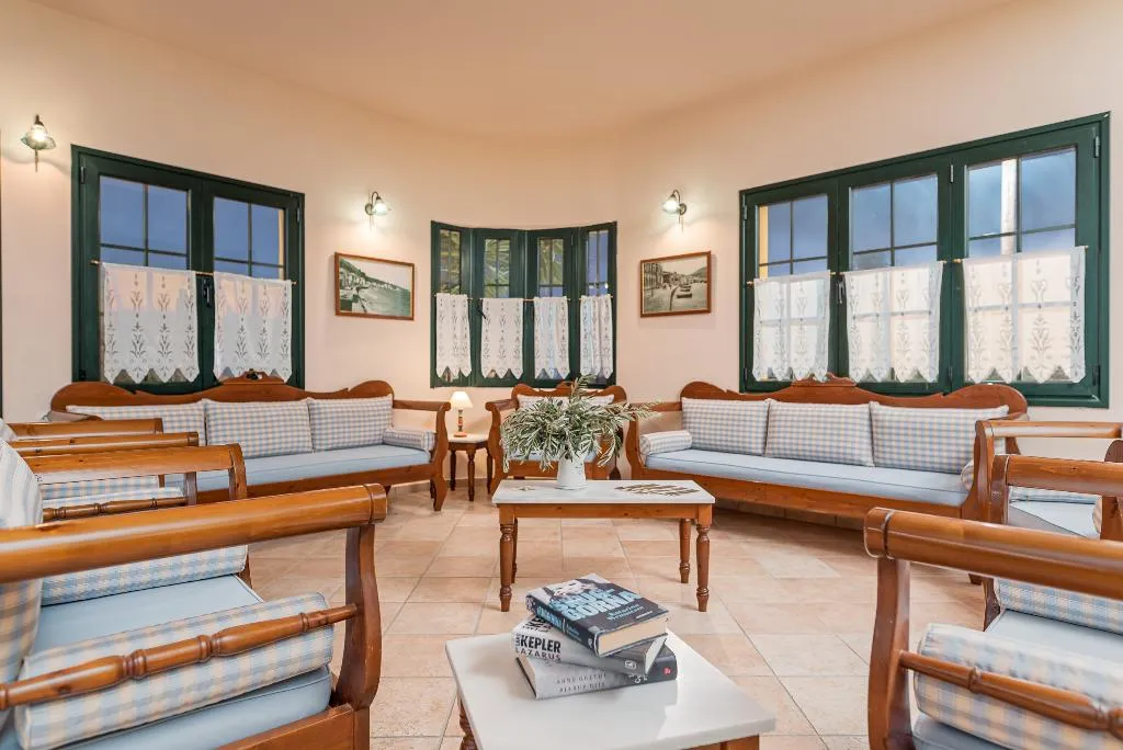 Lobby, Ledra, Samos